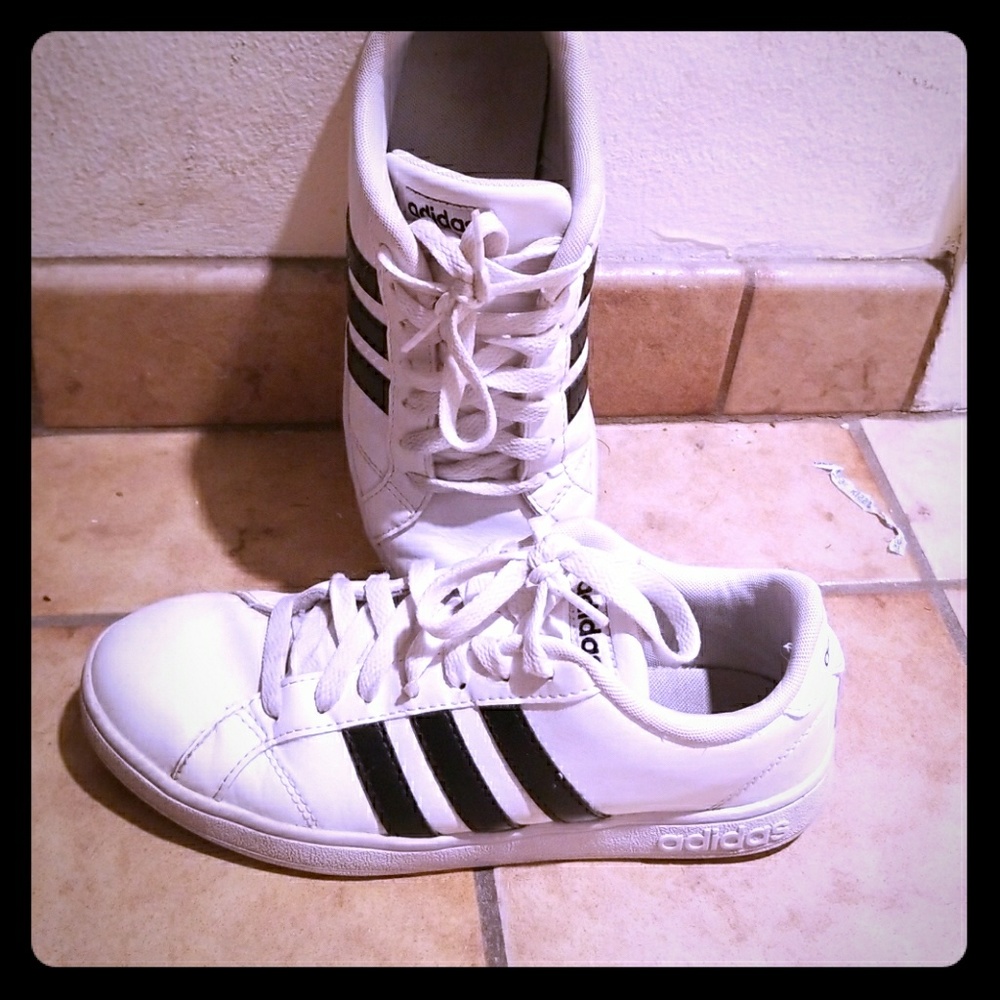 Adidas White Superstars Size 7 Preowned